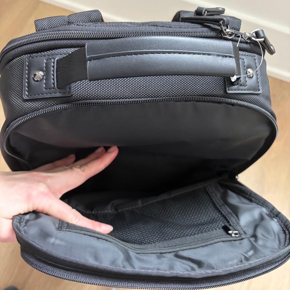 Robert Graham Cache L Series Backpack Black Laptop Travel Bag NWT MSRP $228 - Picture 6 of 9
